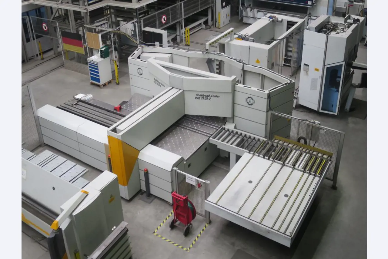 sheetmetal- and metalworking machines<br><font size="2">Collaboration with Hilco Industrial Acquisitions<br></font><img src="/images/hil.png"><br>-5